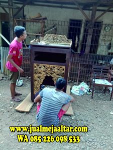 Pengrajin Meja Altar Sembahyang Dewa