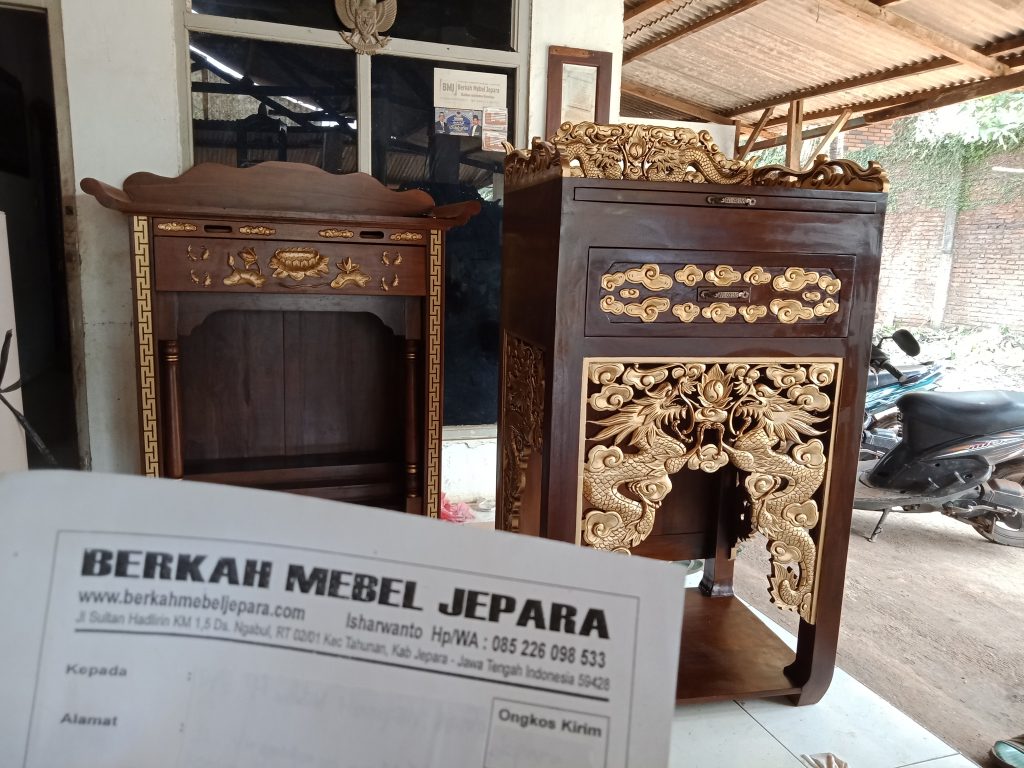 Meja Sembahyang Dewa