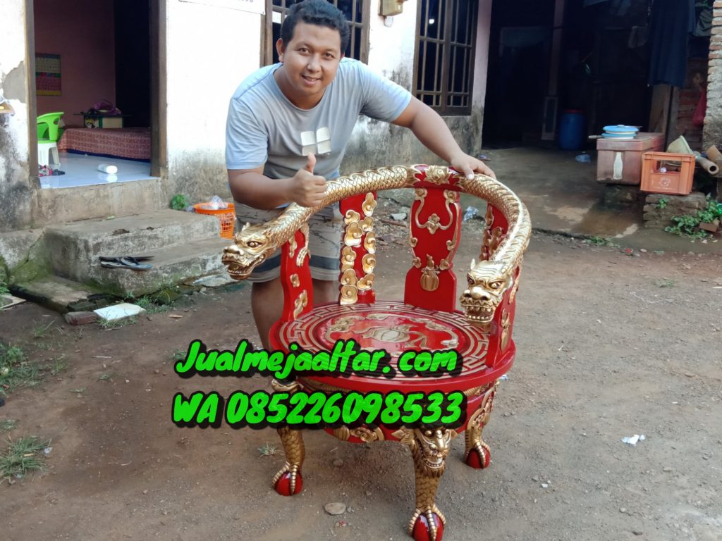 Pengrajin Kursi Ukir Naga Di Jepara